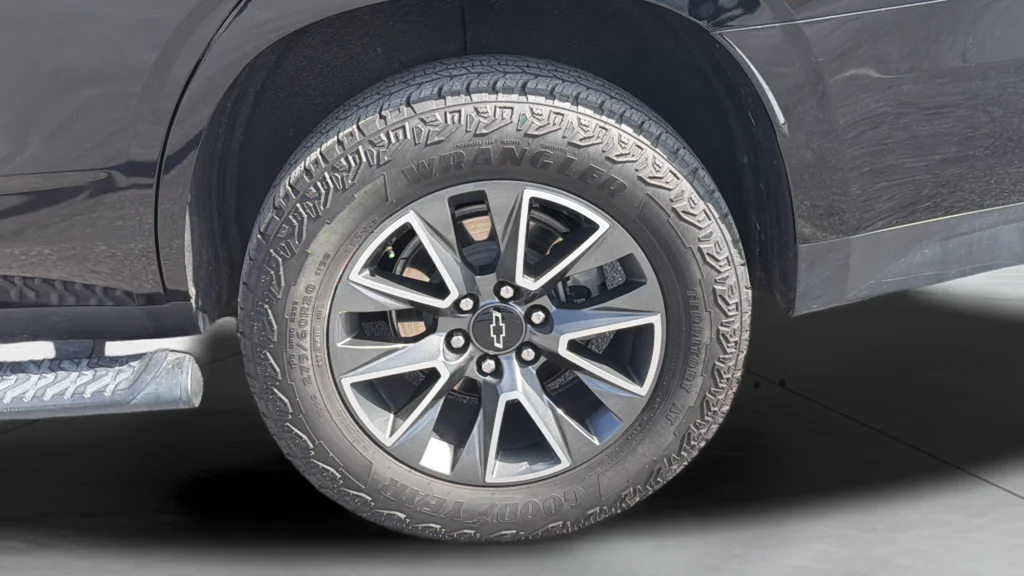 Used 2024 Black Chevrolet Z71 image 8