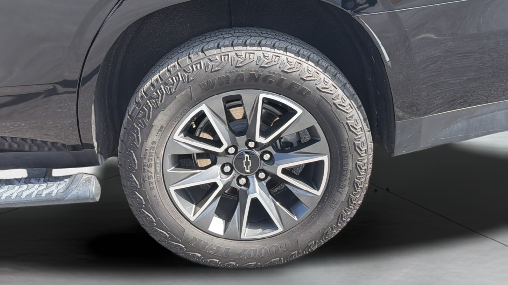 Used 2024 Black Chevrolet Z71 image 8