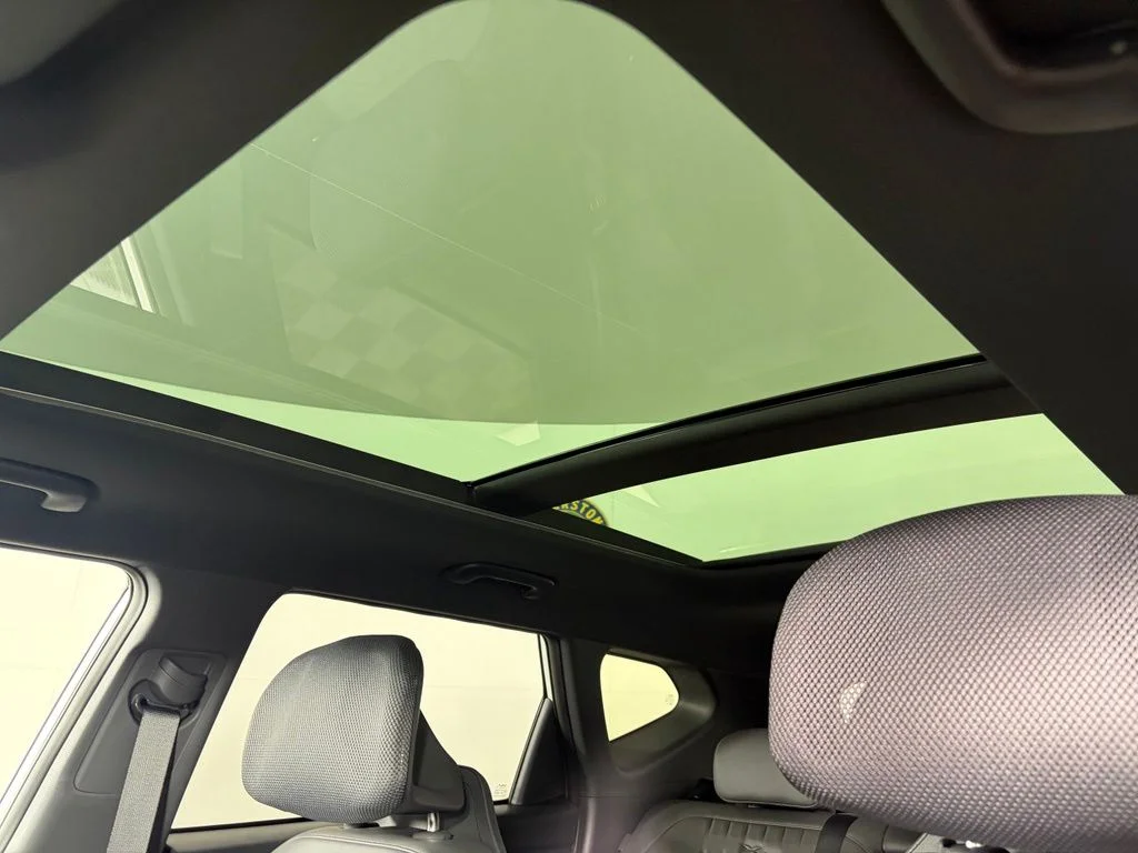 New 2027 Snow White Pearl Kia SX X -Line image 14