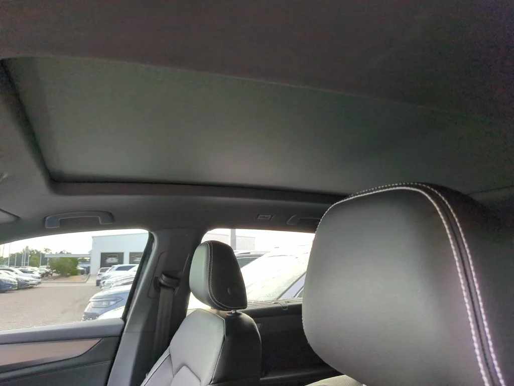 Used 2024 Black Volkswagen 2.0T SE w/Technology image 9