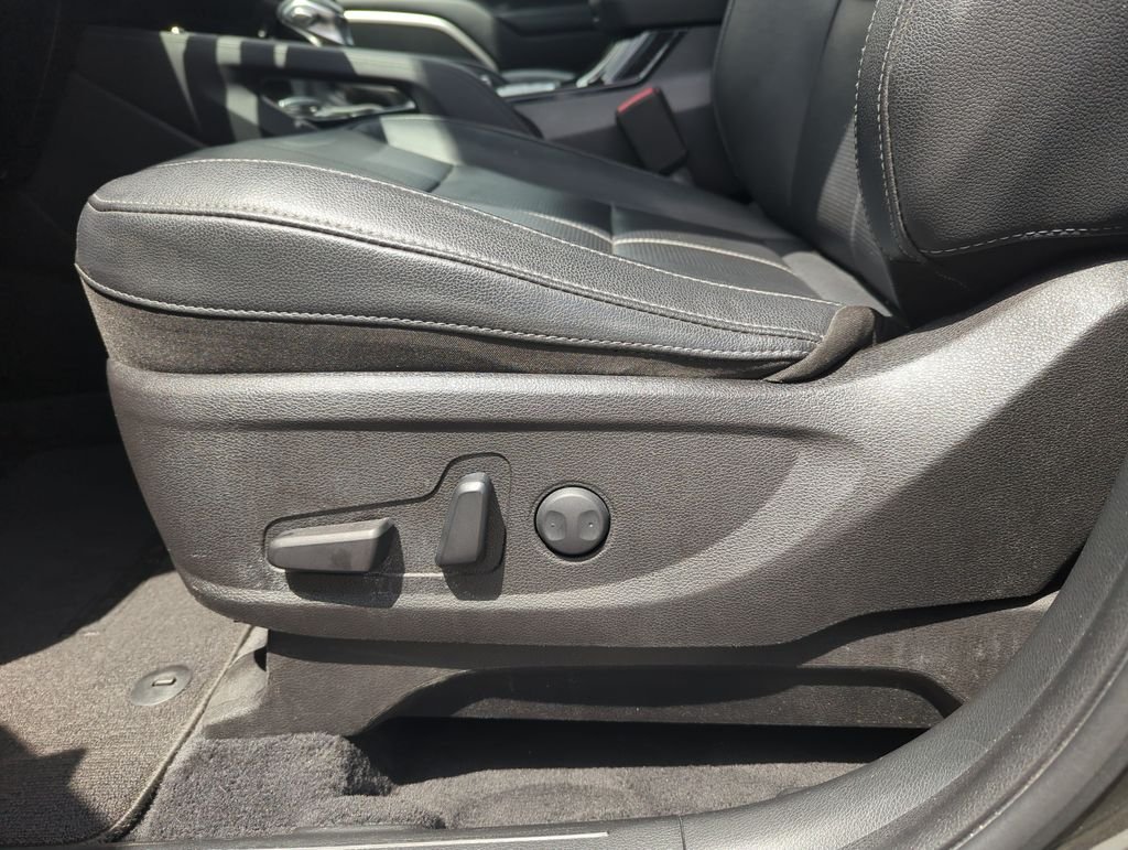 Used 2021 Green Kia EX image 13