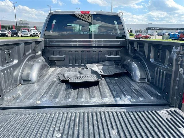 Used 2016 Magnetic Metallic Ford XL image 21