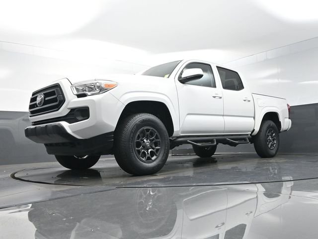 Used 2020 White Toyota SR image 37