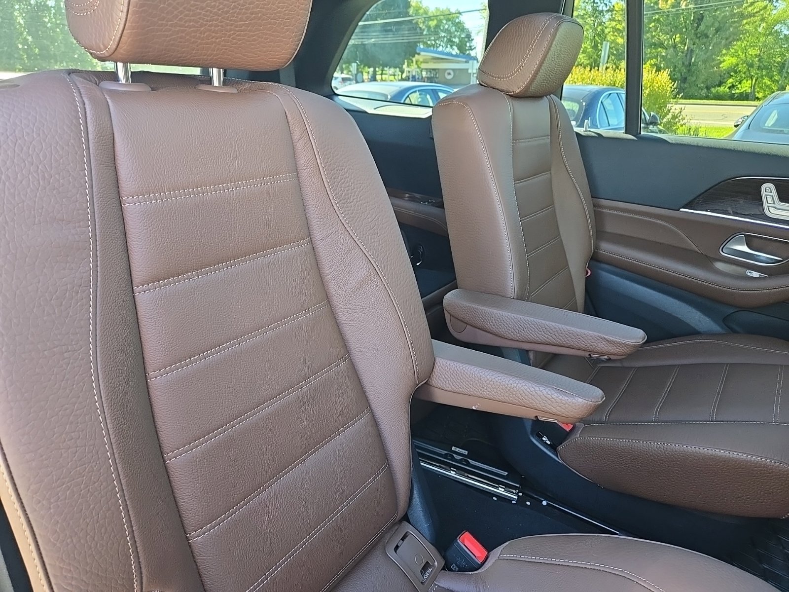 Certified Used 2024  Mercedes-Benz GLS 450 image 12