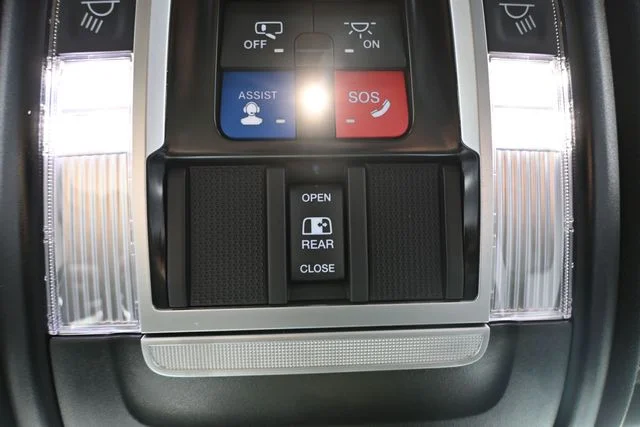 Used 2023 Silver Ram Laramie image 39