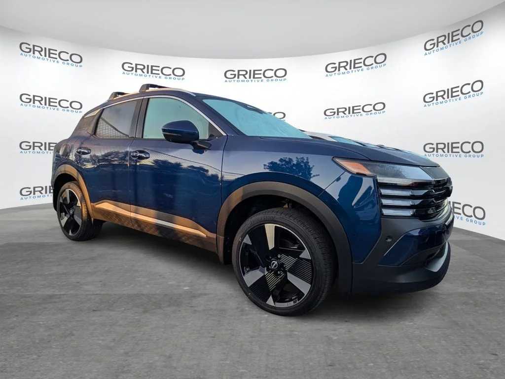 2025 Nissan Kicks 2.0 SR's photo
