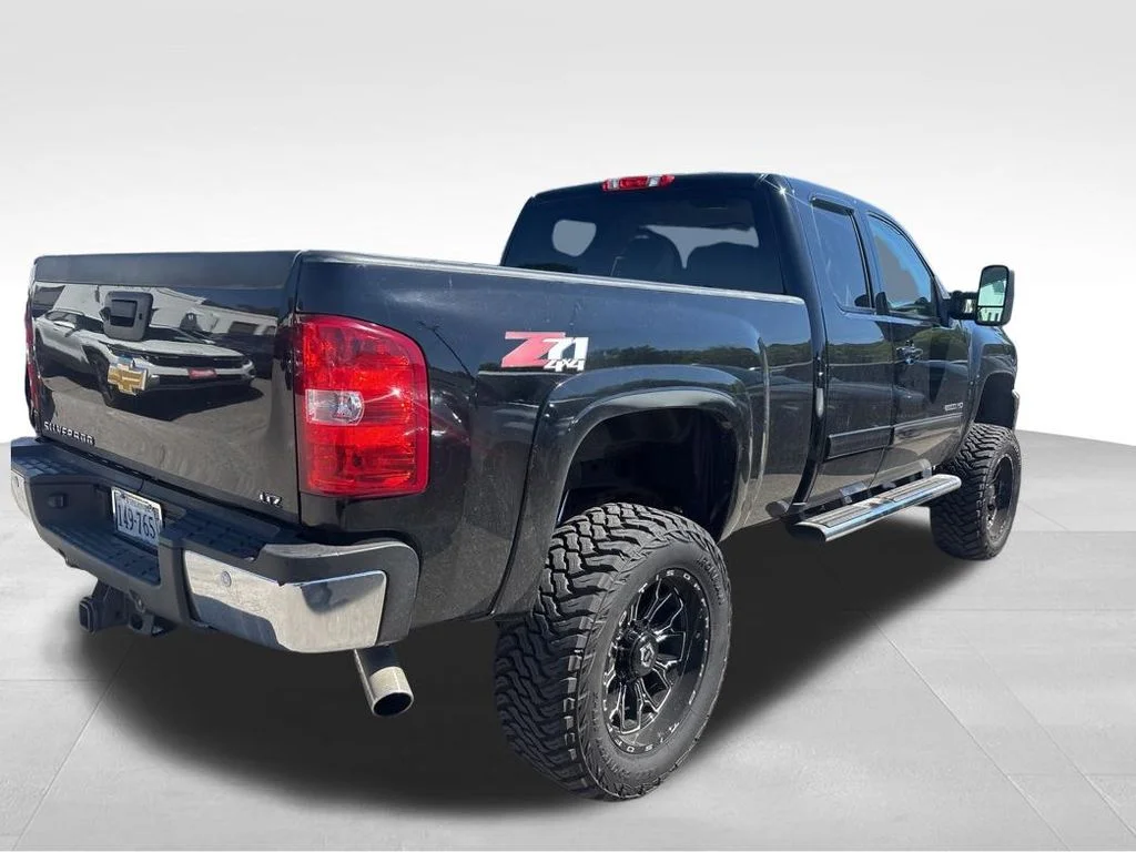 Used 2013 Black Chevrolet LTZ image 31