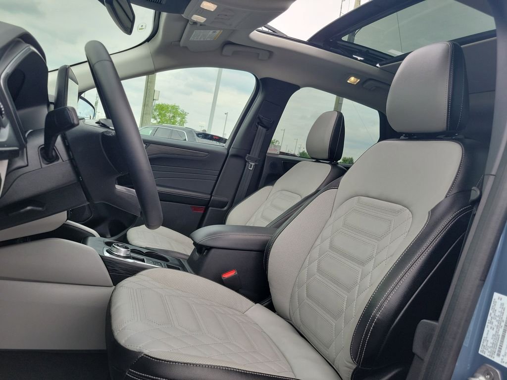 Certified Used 2023 Vapor Blue Ford Platinum image 15