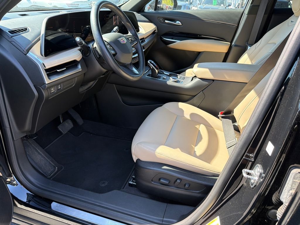 2024 Cadillac XT4 Luxury - Photo 9