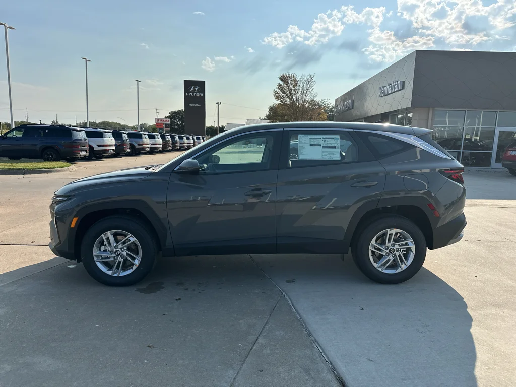 New 2026 Hampton Gray Hyundai SE image 9