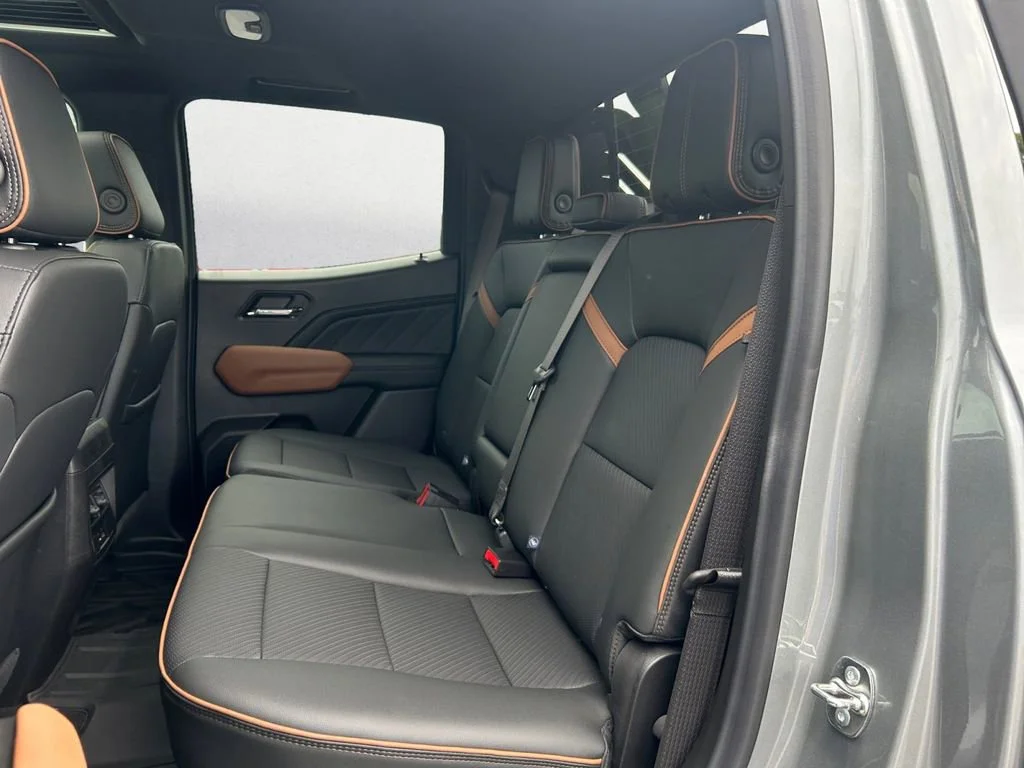 New 2026 Sterling Metallic GMC AT4 image 9