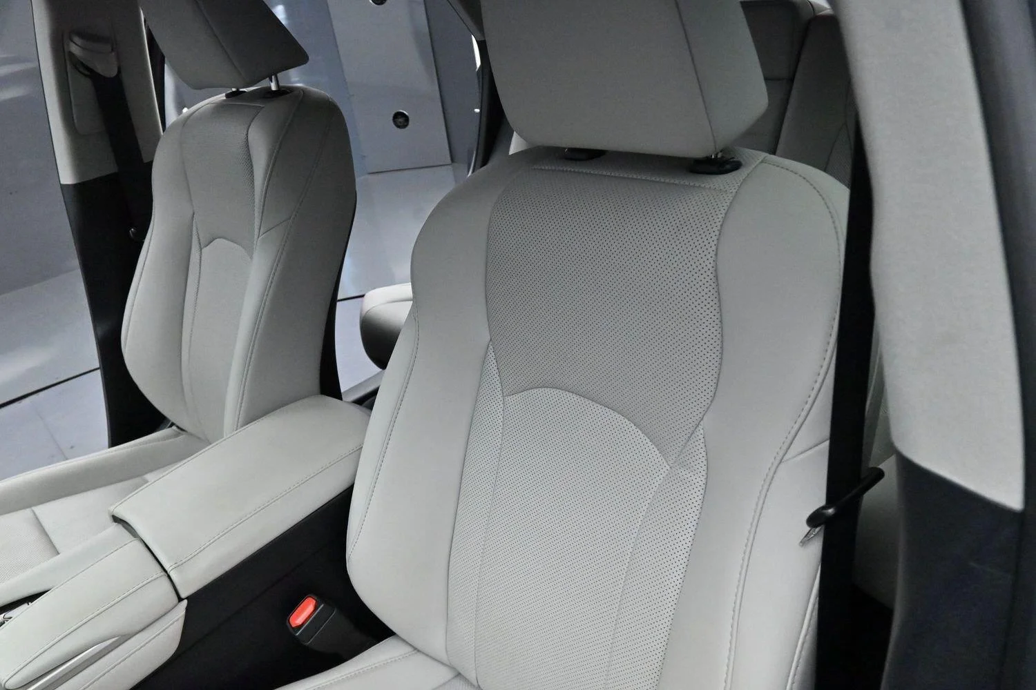 Used 2021  Lexus RX 350 image 16