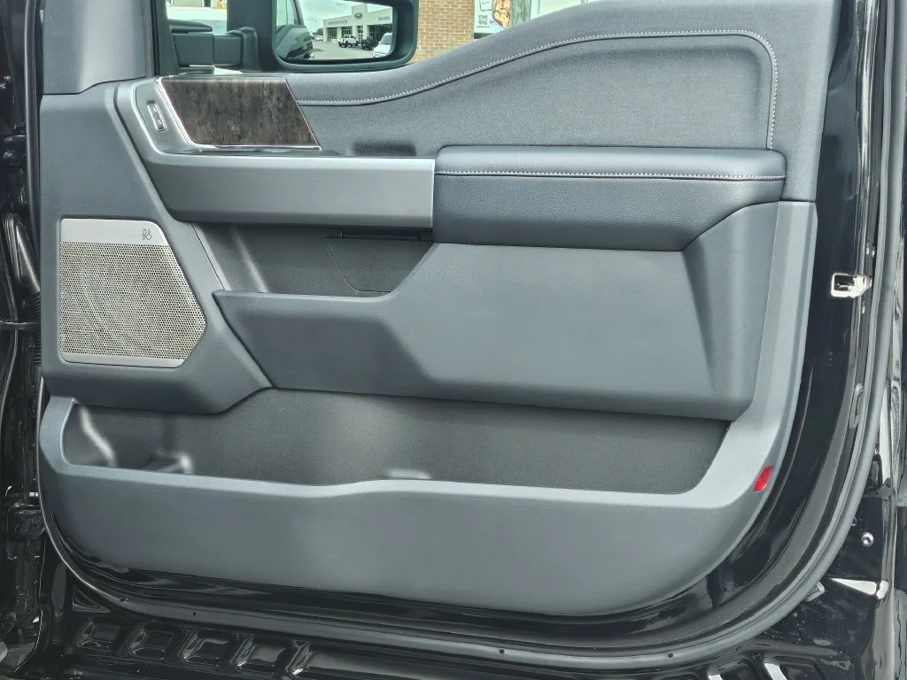 New 2026 Agate Black Metallic Ford F-250® Lariat® image 41