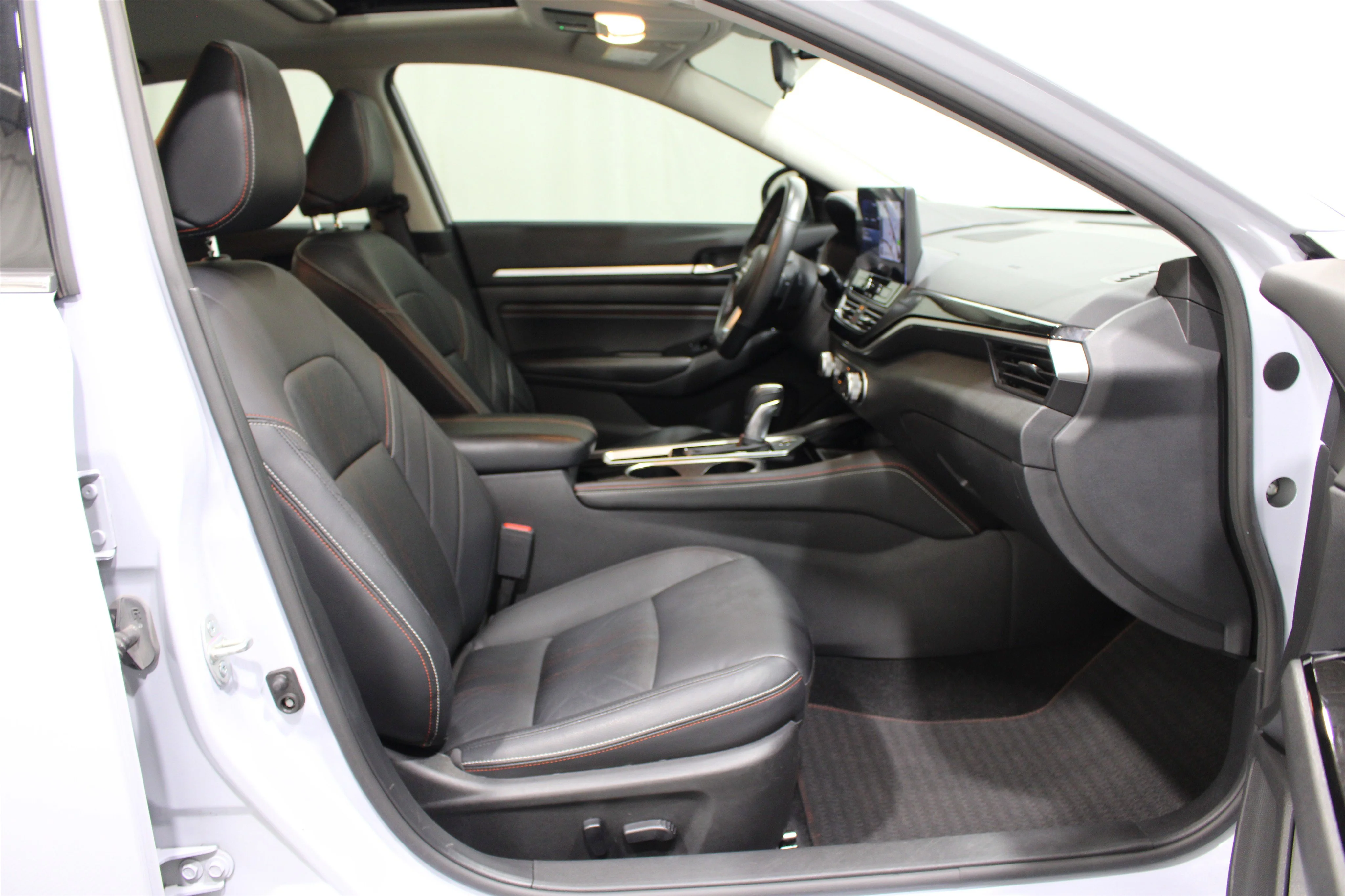 2023 Nissan Altima SR - Photo 24