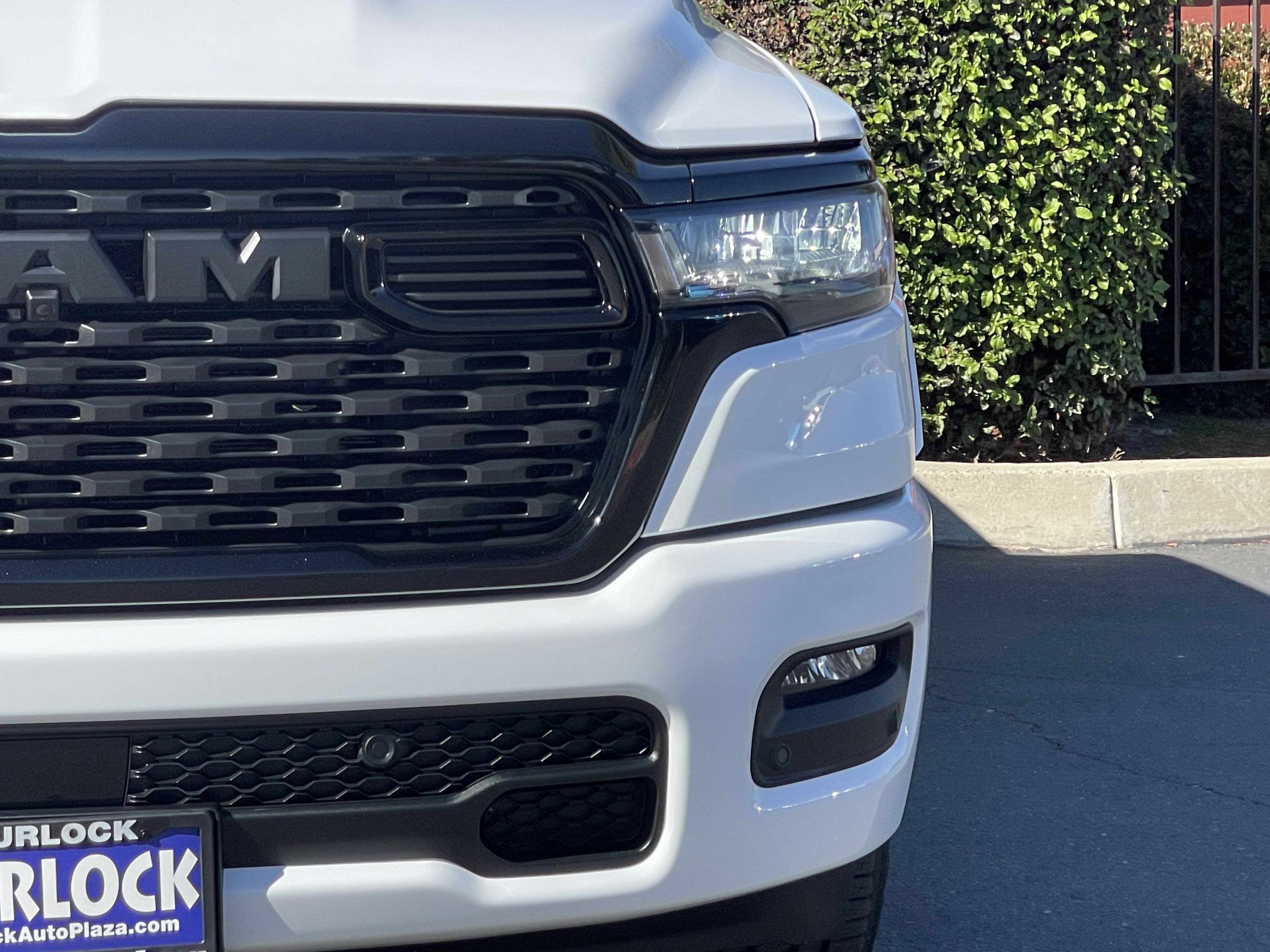 New 2026 Bright White Clear-Coat Exterior Paint RAM Big Horn/Lone Star image 6