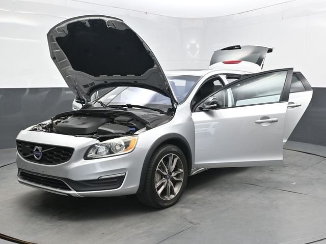 Used 2017 Silver Volvo T5 image 45