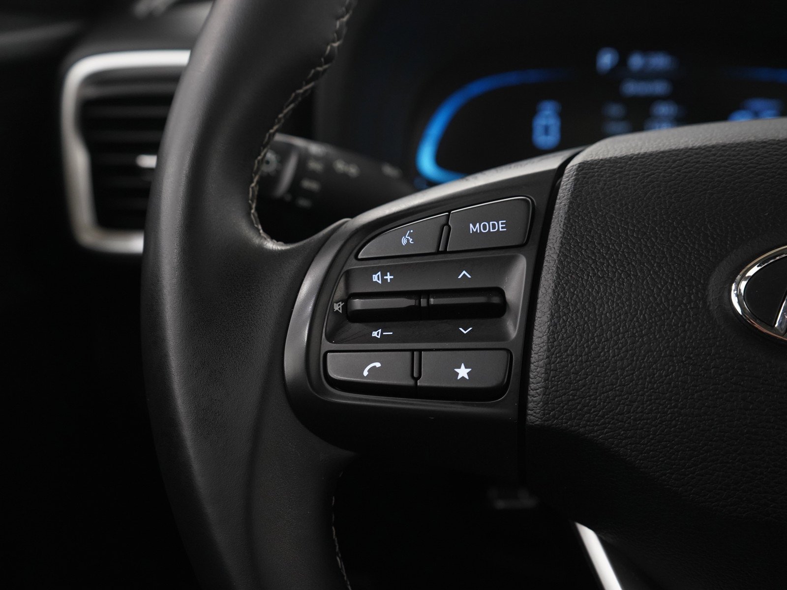 2023 Hyundai Venue SEL - Photo 25
