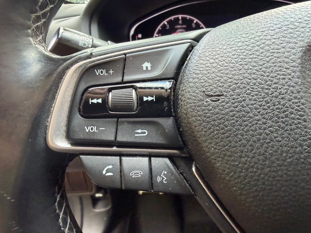 Used 2018  Honda Sport image 15