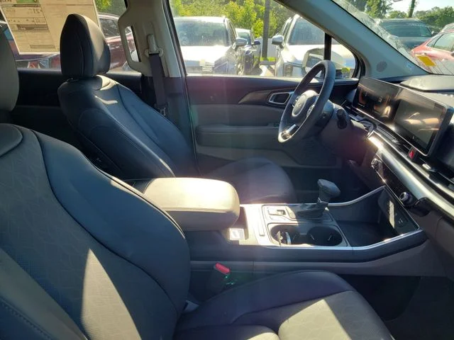 New 2026 Snow White Pearl Kia LXS image 32
