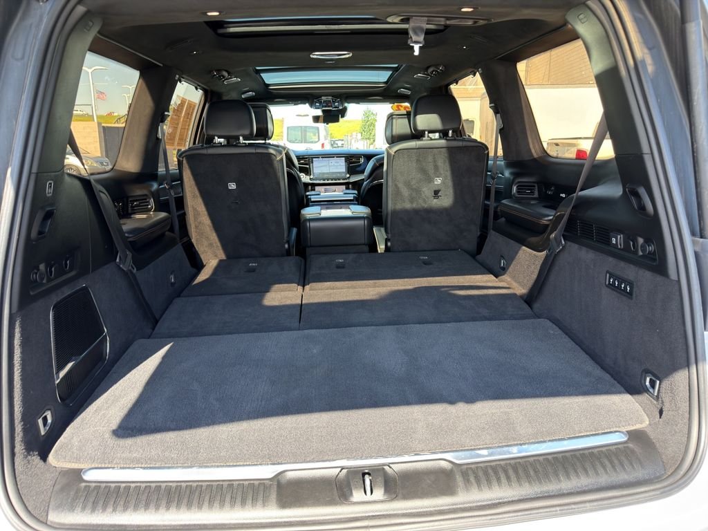 Used 2022 Silver Jeep Series III image 27