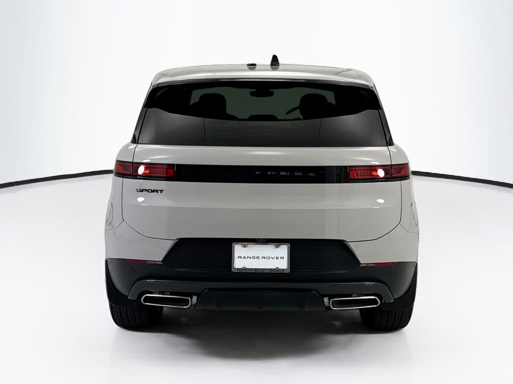 New 2026 Borasco Grey Land Rover SE image 6