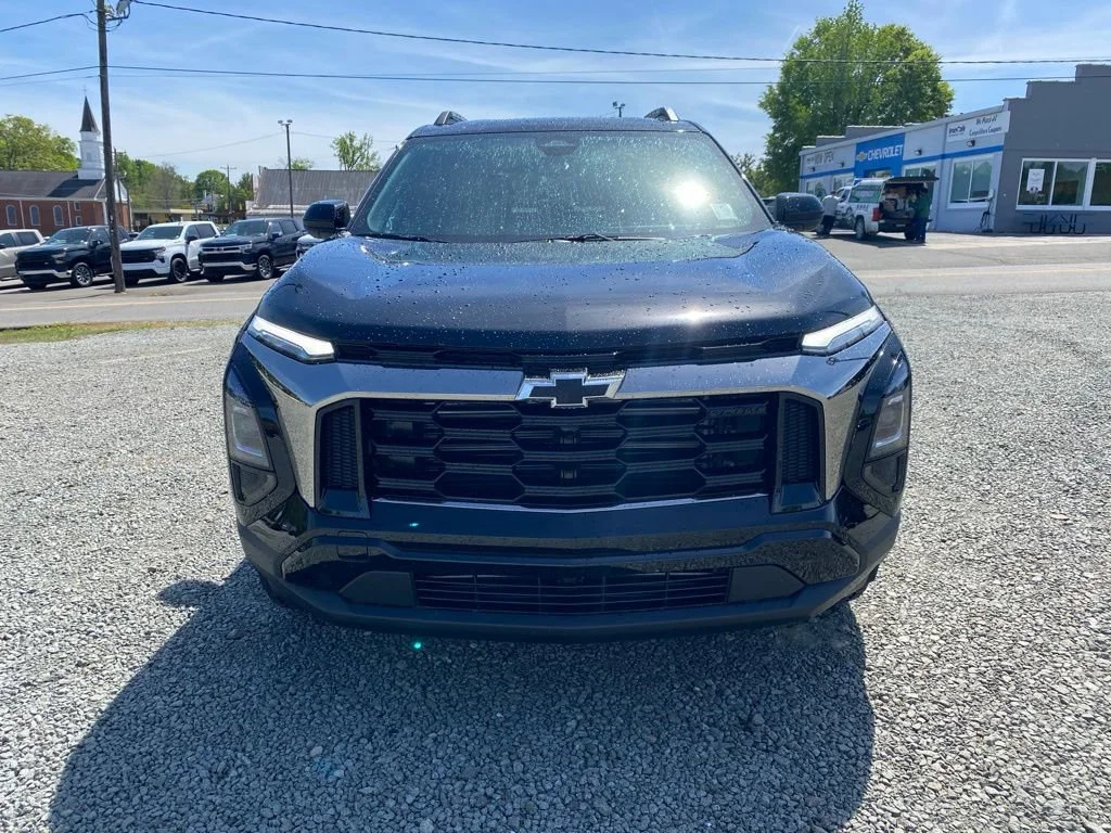 New 2026 Mosaic Black Metallic Chevrolet ACTIV image 8