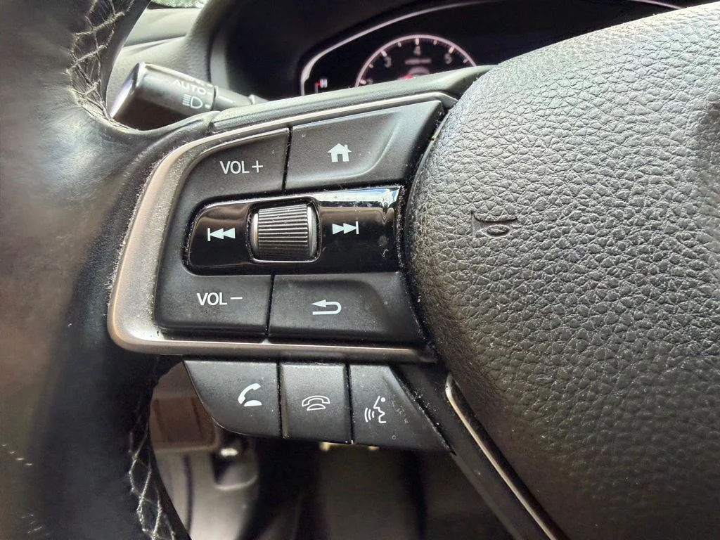 Used 2018  Honda Sport image 15