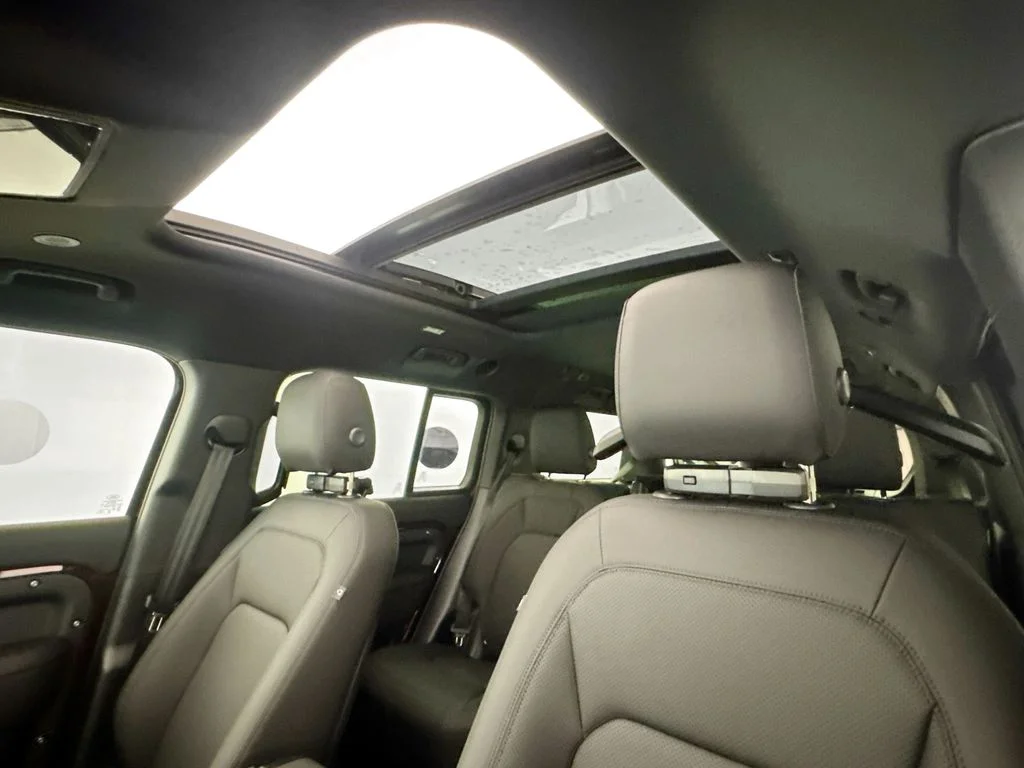 New 2026 Sedona Red Land Rover X-Dynamic SE image 22