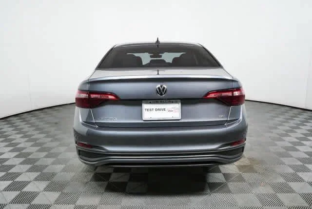 Certified Used 2024 Platinum Gray Metallic Volkswagen SE image 24