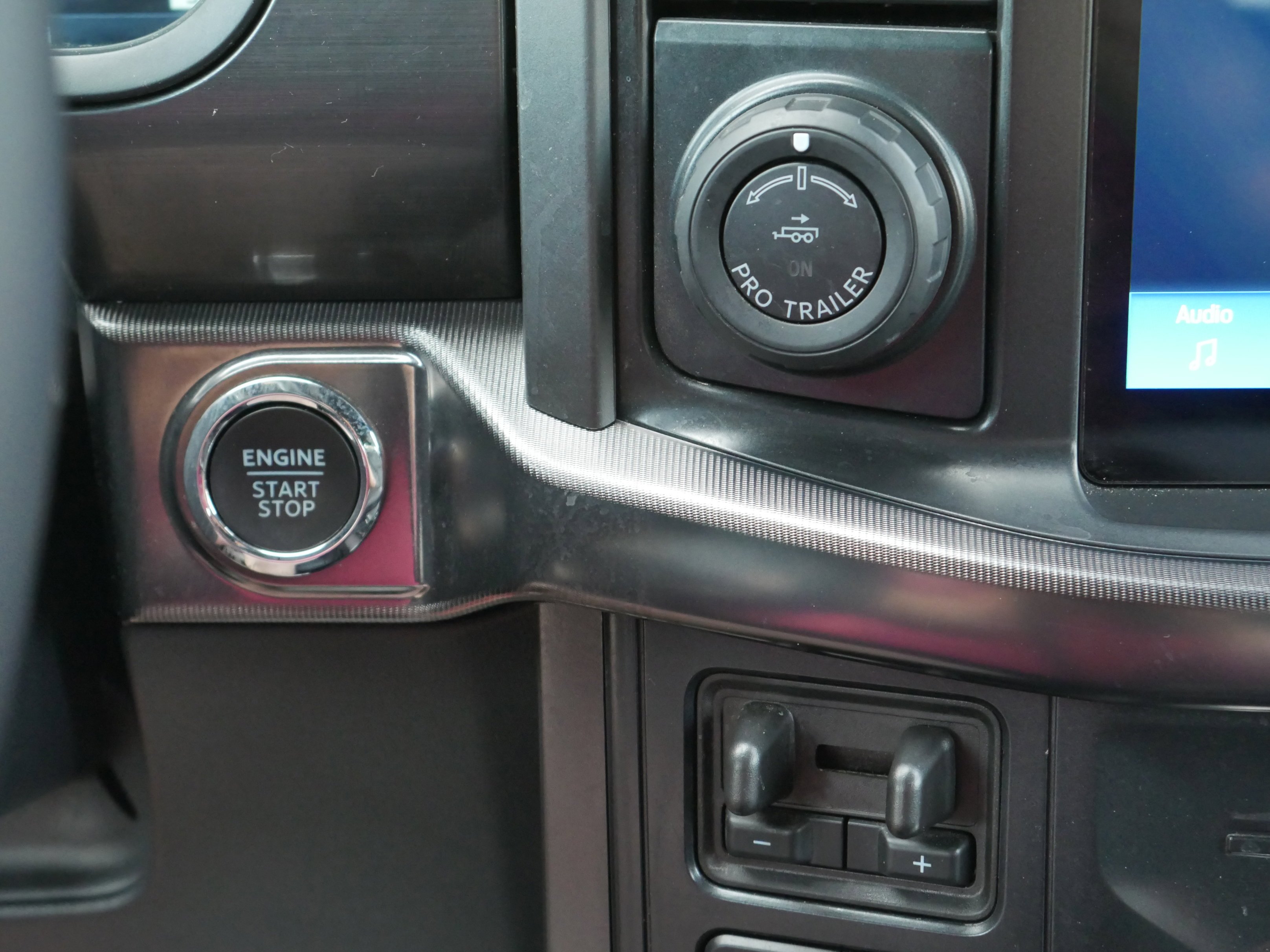 2025 Ford F-150 Lariat - Photo 9