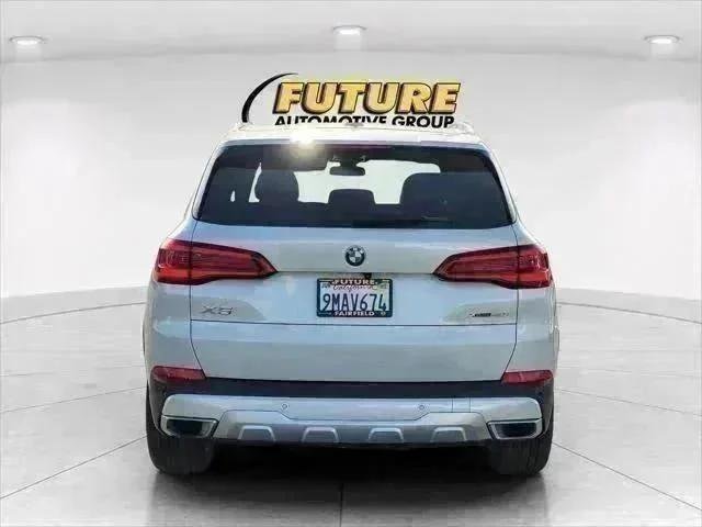 Certified Used 2019 White BMW xDrive40i image 5