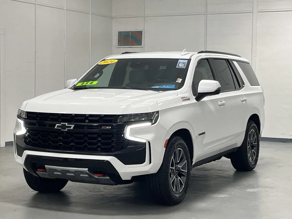 Used 2024 Summit White Chevrolet Z71 image 4