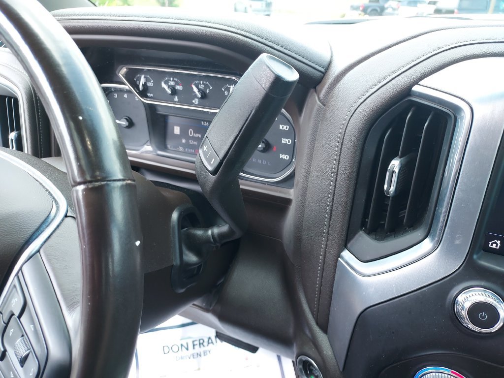 Used 2022 White GMC SLT image 25