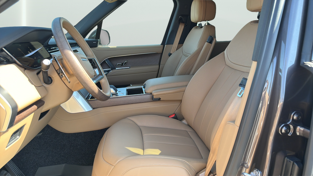 New 2026 Charente Grey Land Rover SE image 17