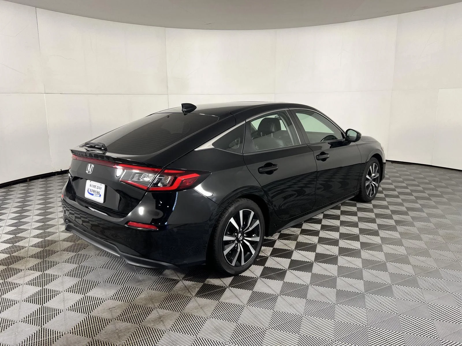 Used 2023 Crystal Black Pearl Honda EX-L image 16