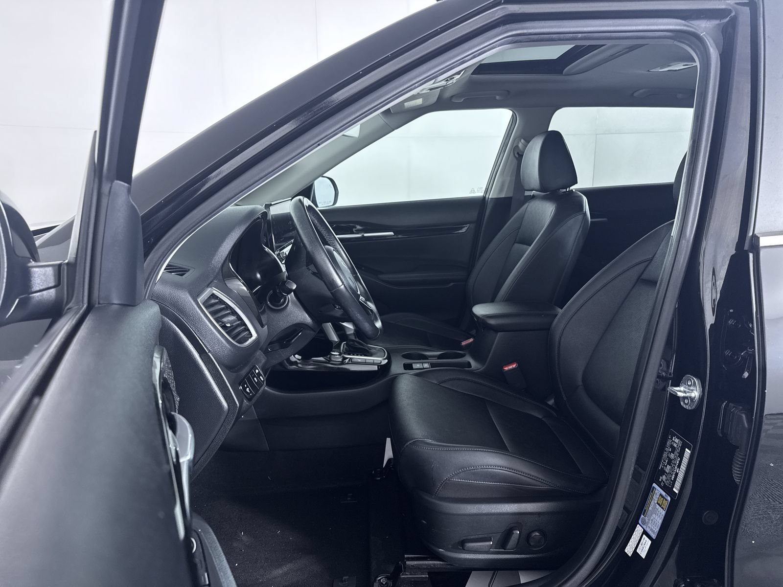Used 2023 Cherry Black Kia SX image 15