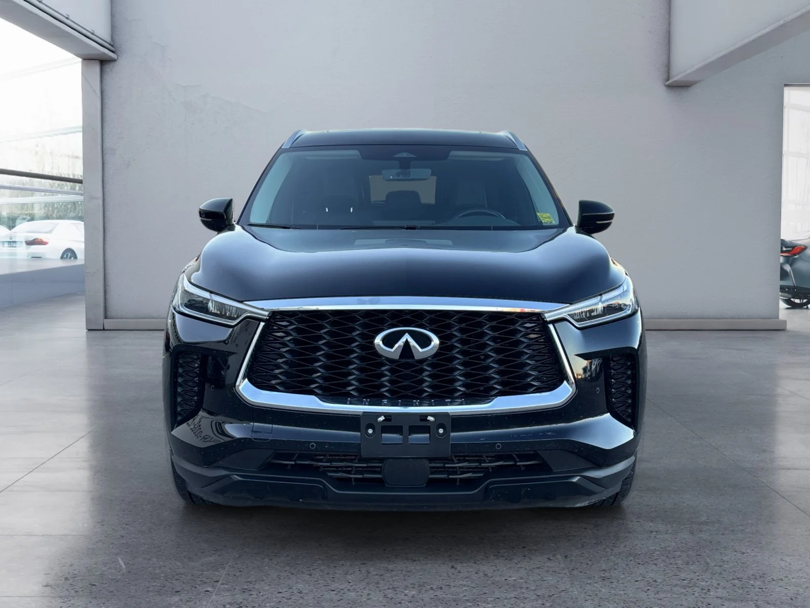 Used 2025 Black INFINITI LUXE image 8