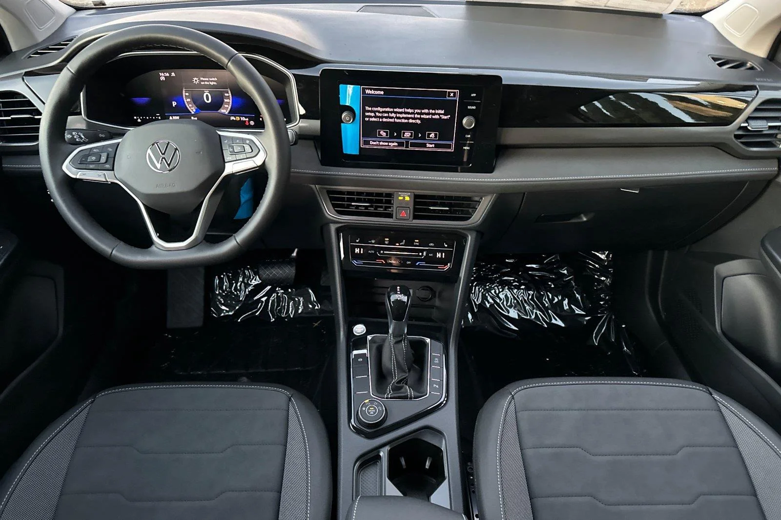 New 2026 Monument Gray w/Deep Black Roof Volkswagen SE Black image 13