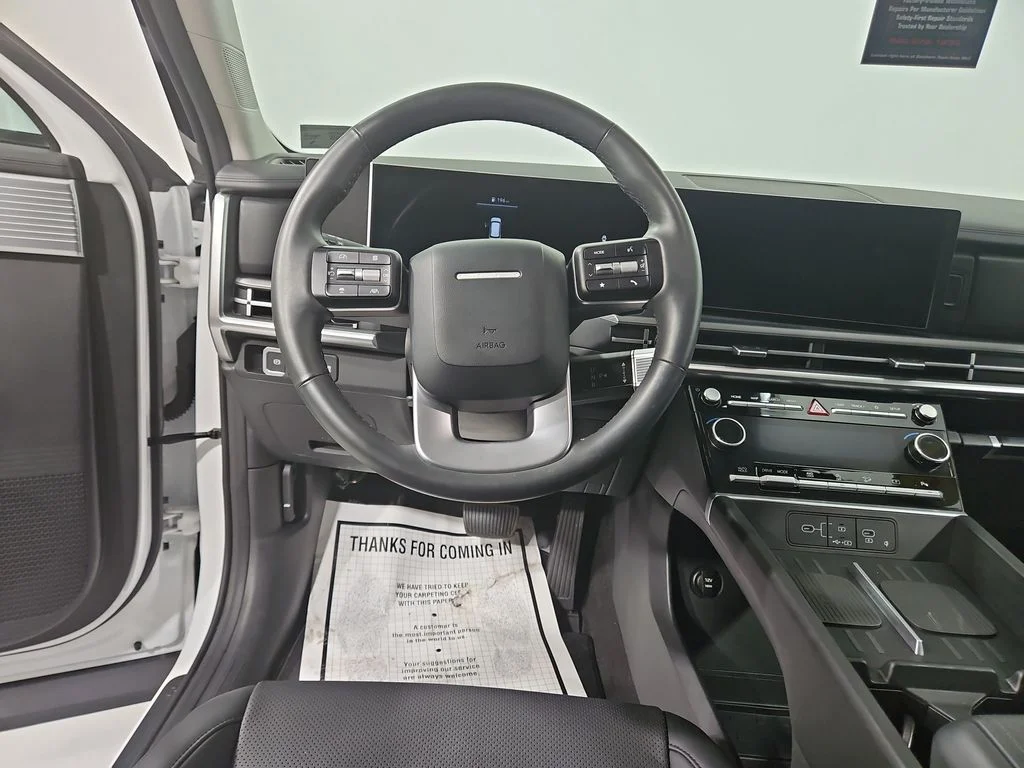 Used 2025 White Hyundai SEL image 15