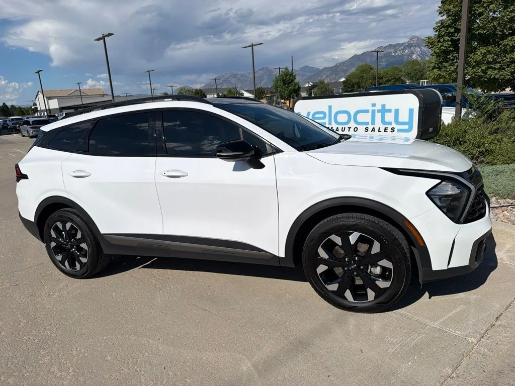 Used 2023 White Kia X-Line image 8