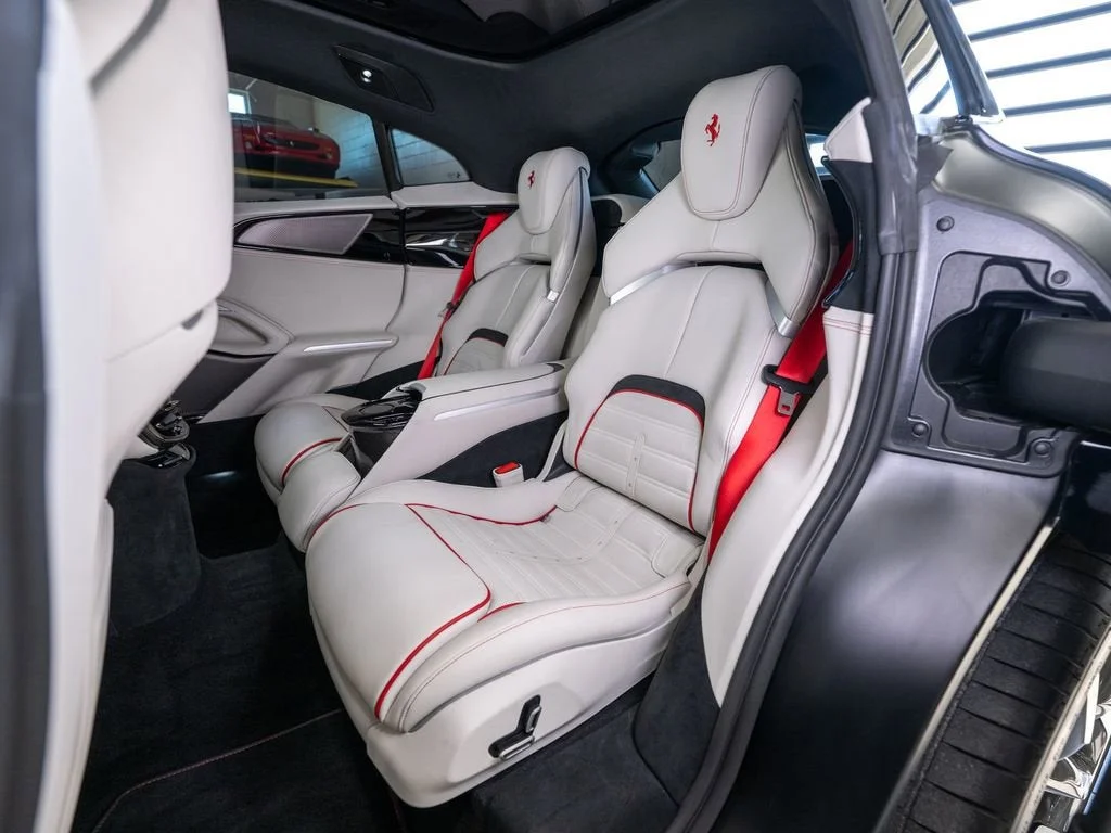 2025 Ferrari Purosangue Base - Photo 13