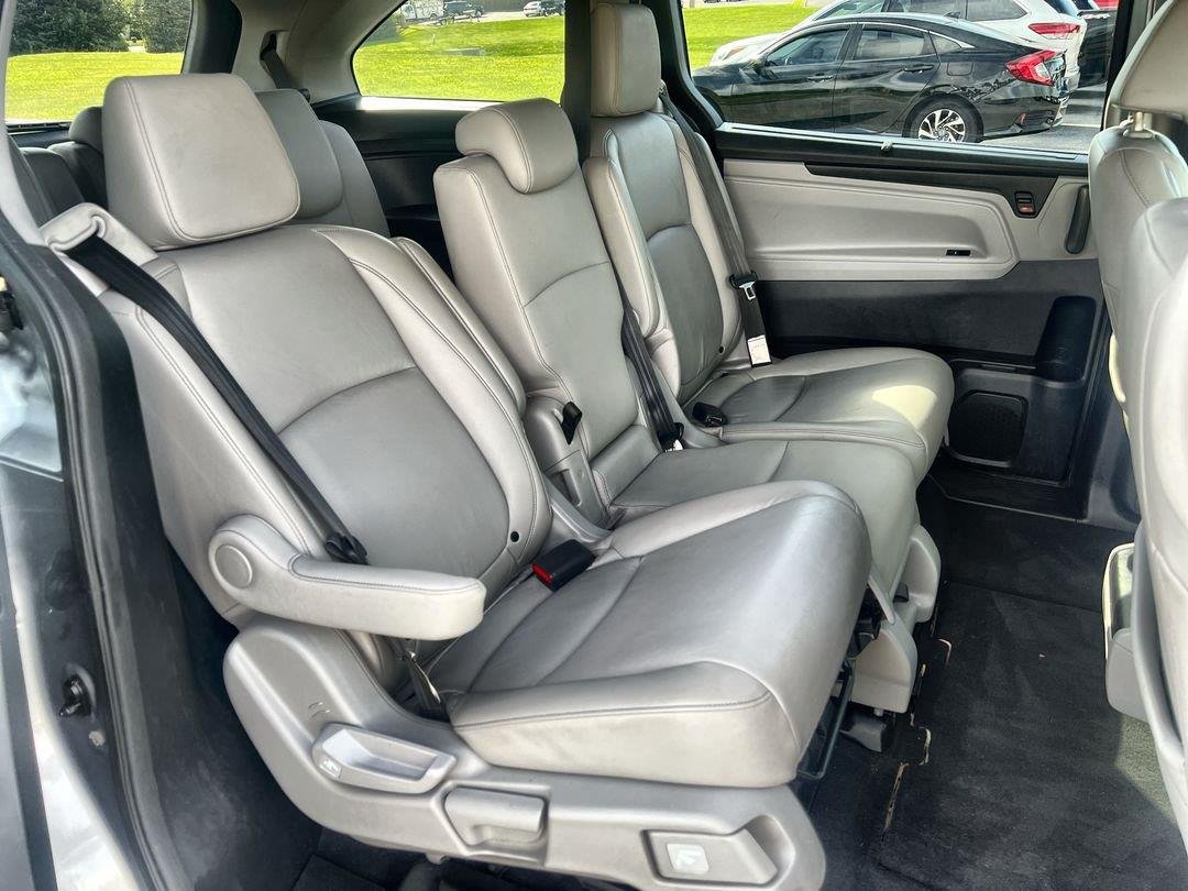 Used 2022 Lunar Silver Metallic Honda EX-L image 23