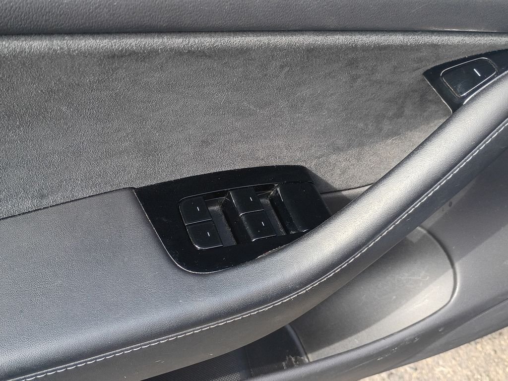 Used 2019 Blue Tesla Long Range image 22