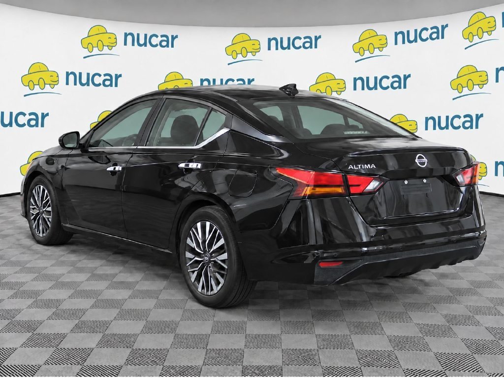 Used 2025 Black Nissan 2.5 SV image 3