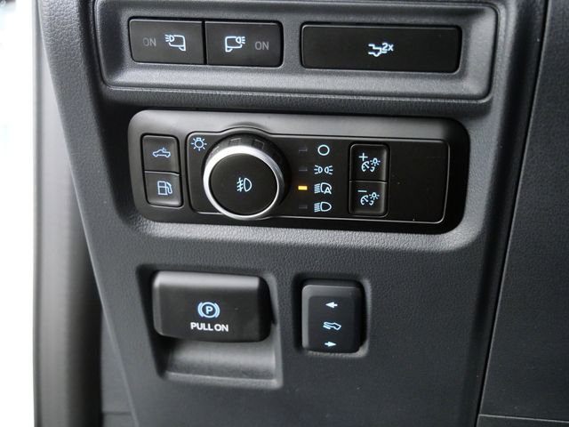 Used 2024 White Ford Lariat image 27
