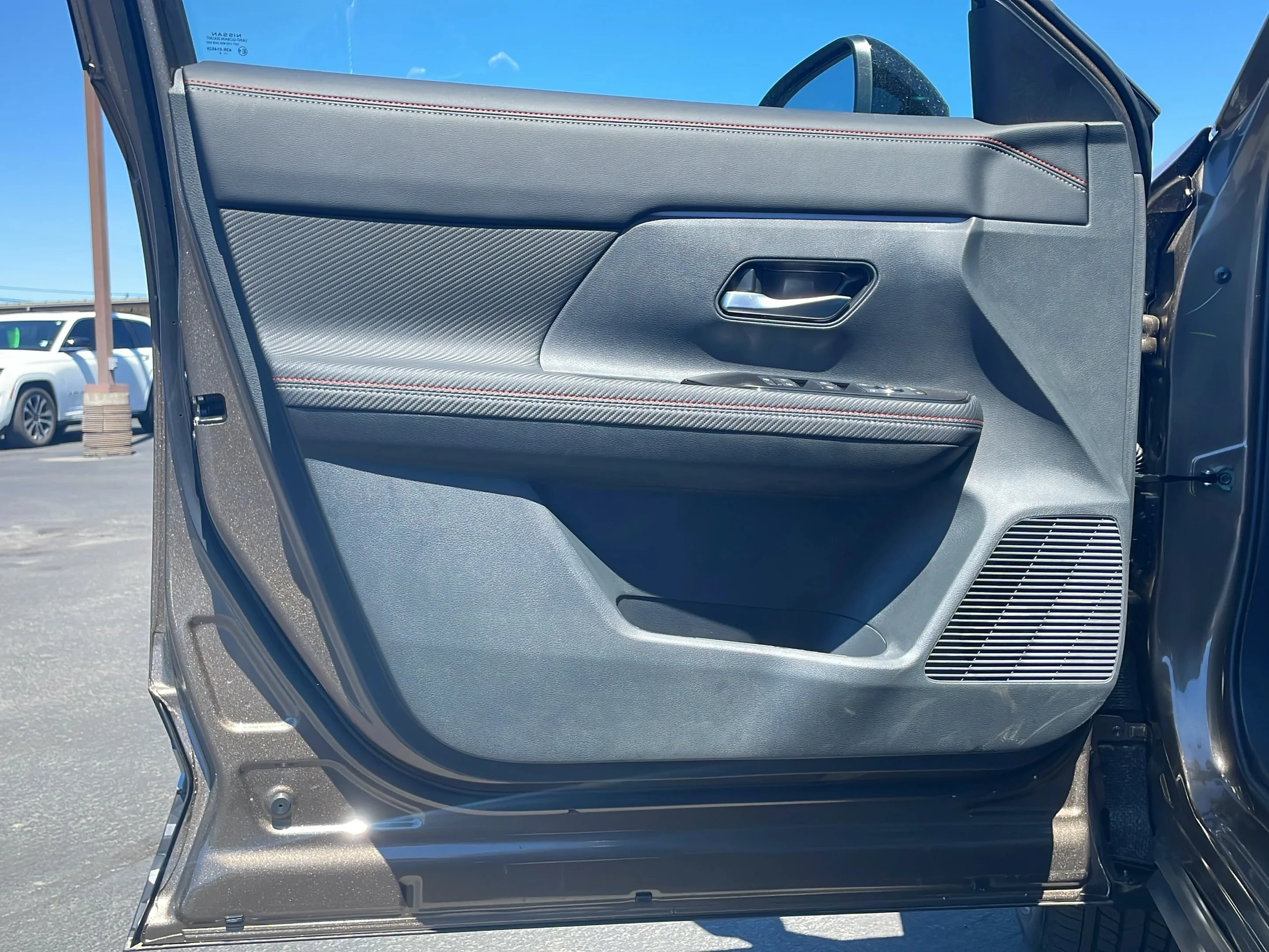 New 2026 Canyon Bronze Metallic Nissan SR image 10