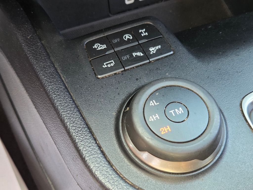Used 2022 Gray Ford Lariat image 22