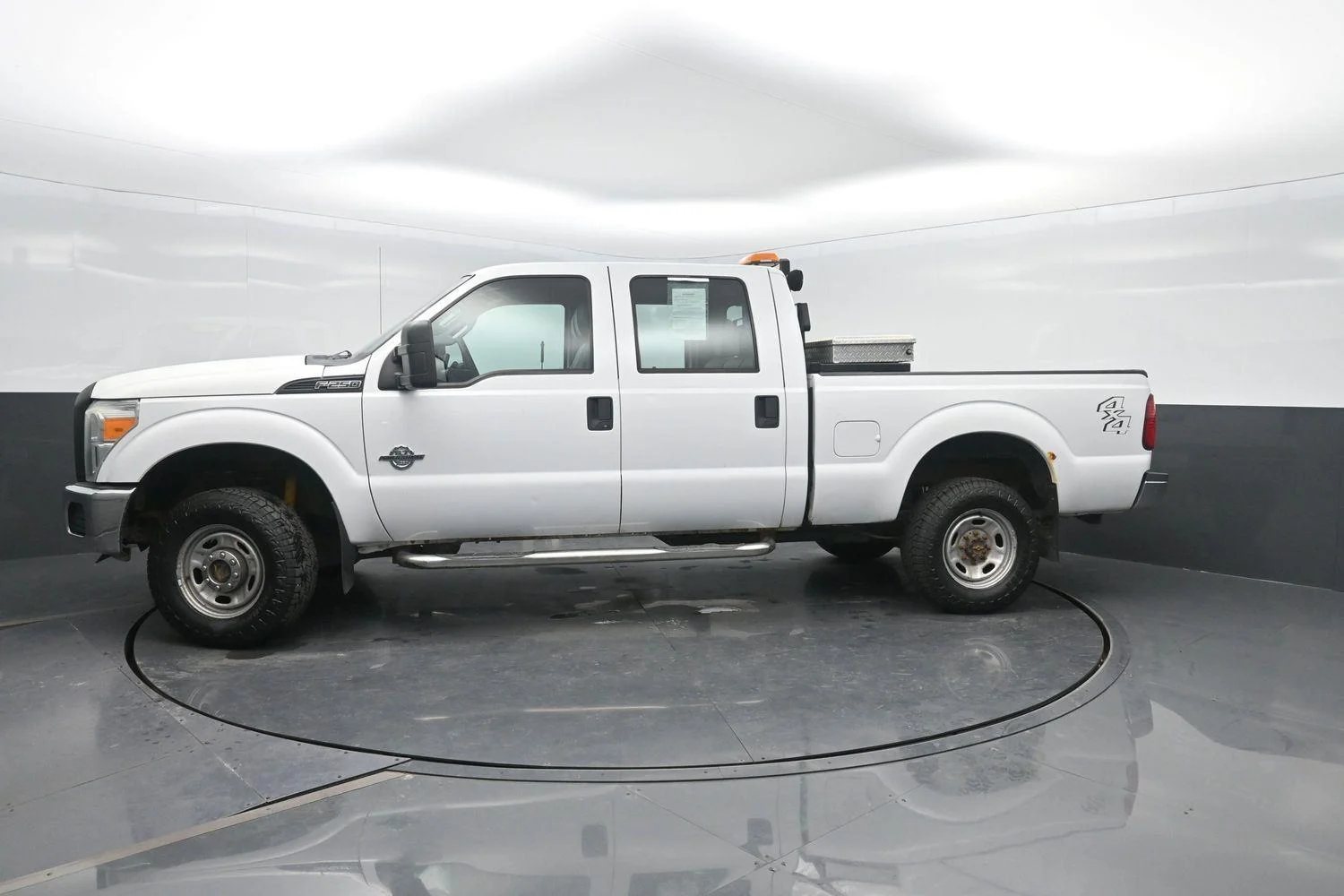 Used 2015 Oxford White Ford XL image 1