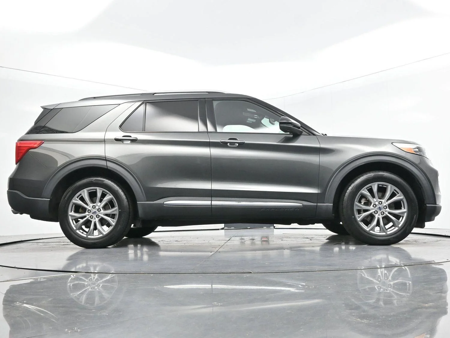 Used 2020 Magnetic Ford Limited image 56