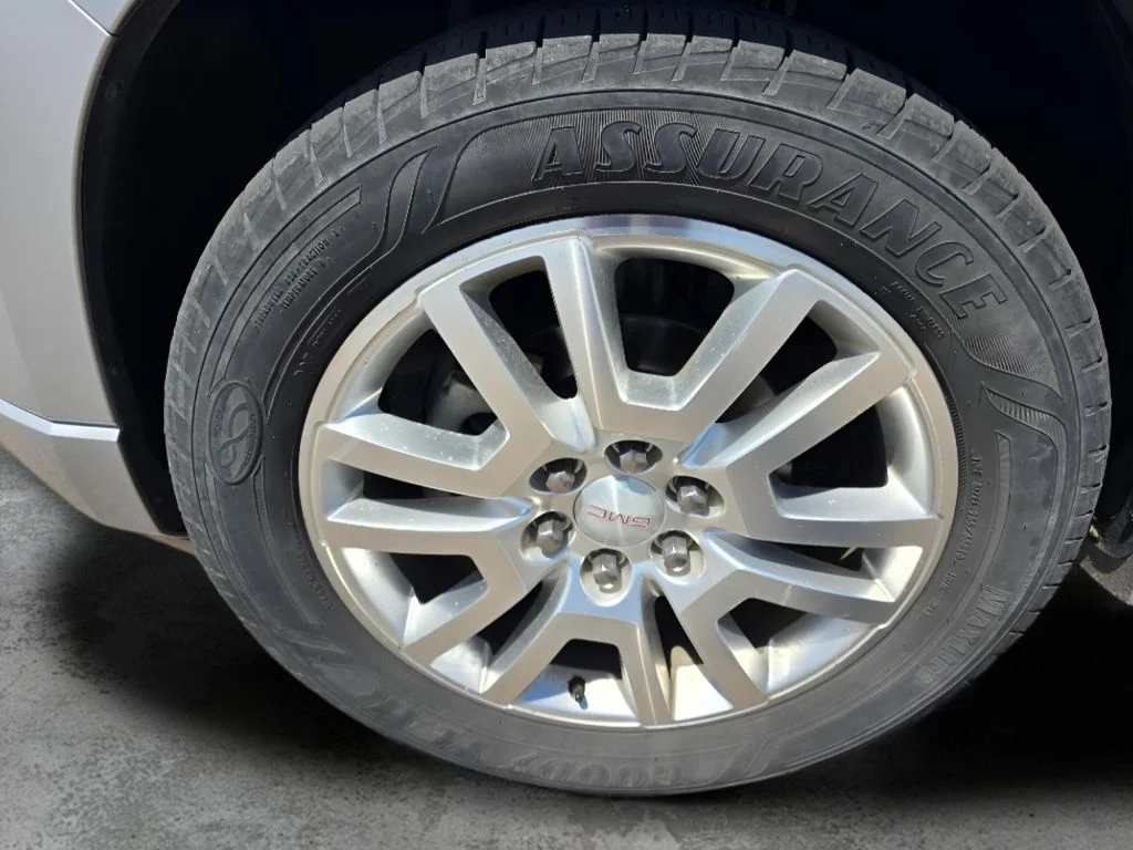 Used 2015 Quicksilver Metallic GMC Denali image 14